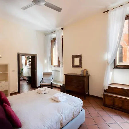 Secret Place In The Heart Of Ancient Trastevere Apartment