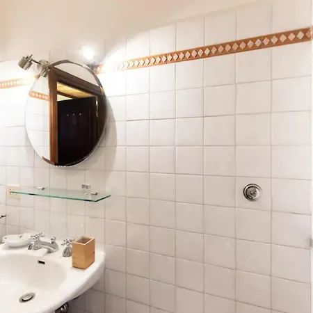 Secret Place In The Heart Of Ancient Trastevere * Rom